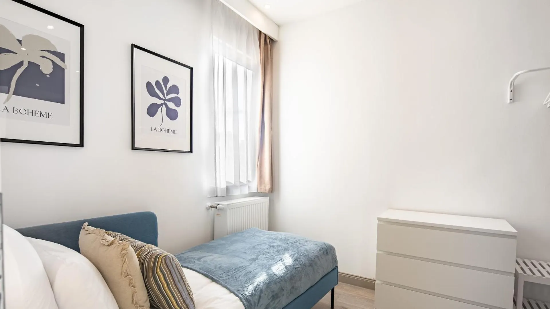 Sunny Central Three Bedroom Apartment Budapest