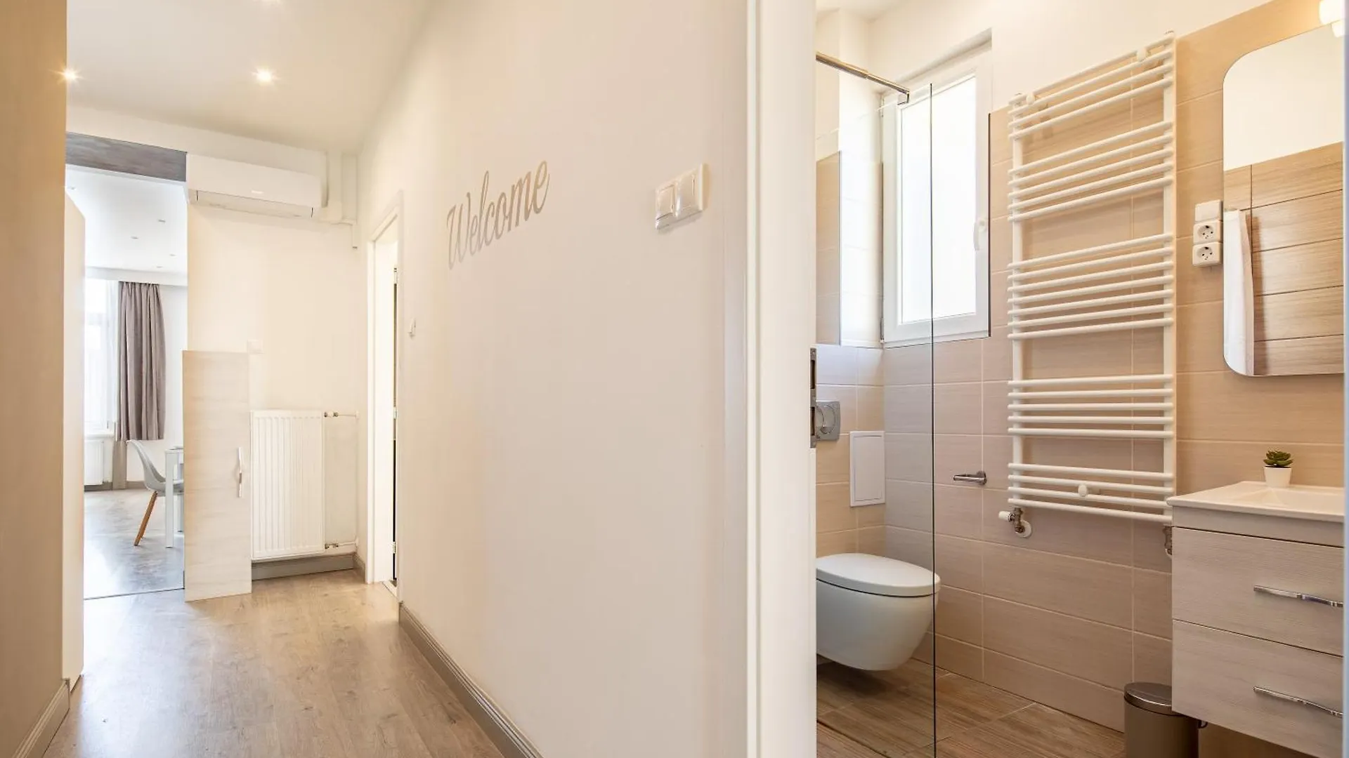 Sunny Central Three Bedroom Apartment Budapest