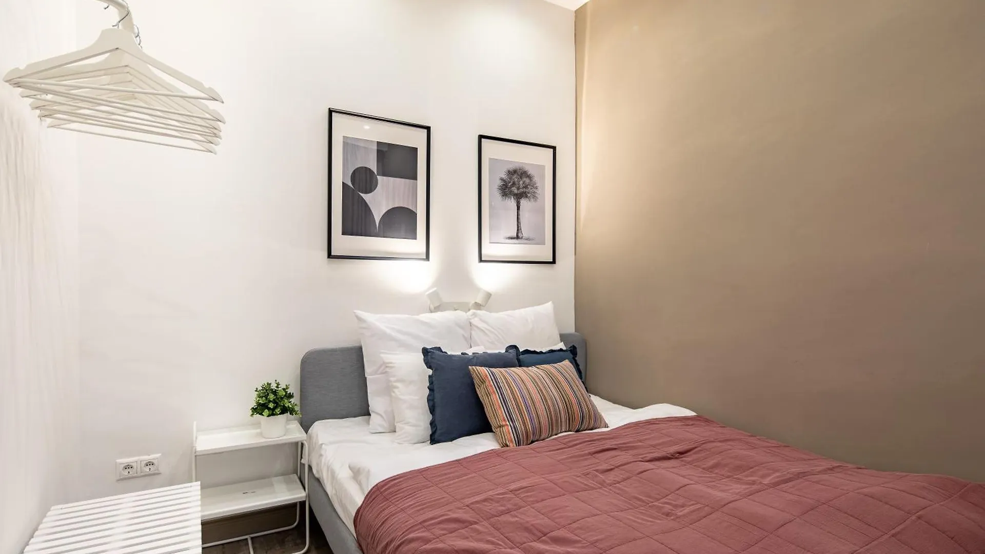 Sunny Central Three Bedroom Apartment Budapest Hungary