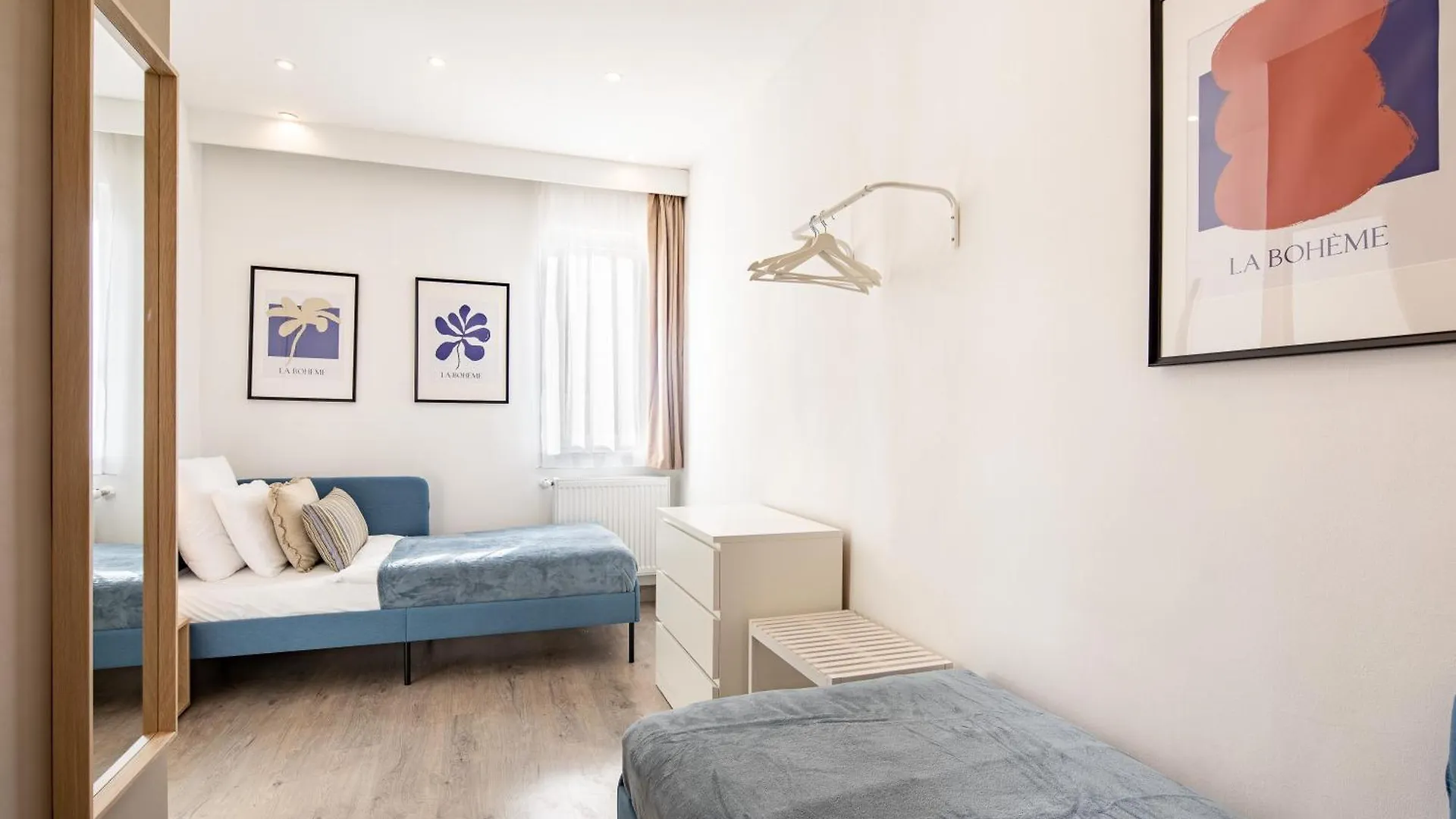 Sunny Central Three Bedroom Apartment Budapest