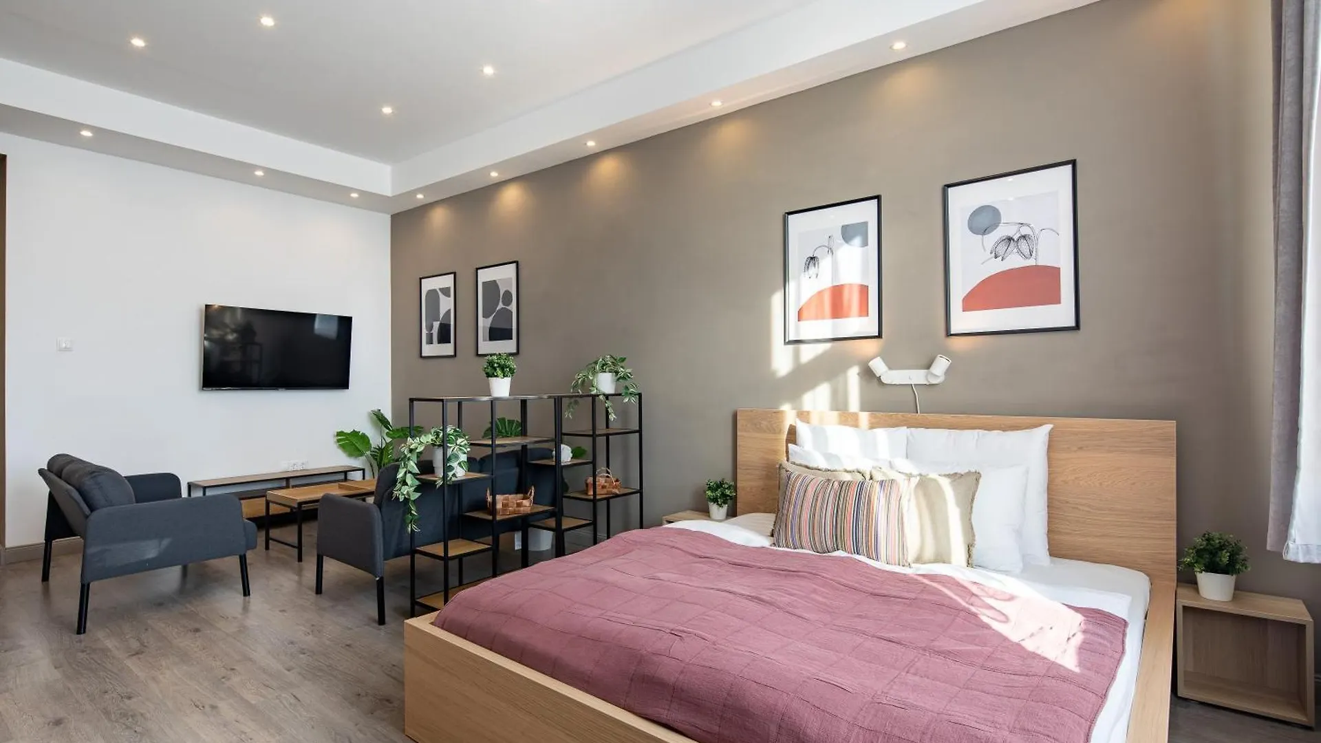 Sunny Central Three Bedroom Apartment Budapest