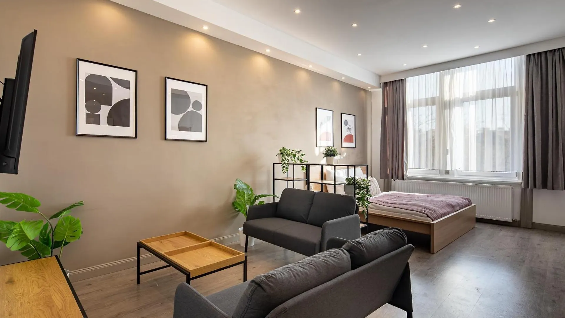 Sunny Central Three Bedroom Apartment Budapest