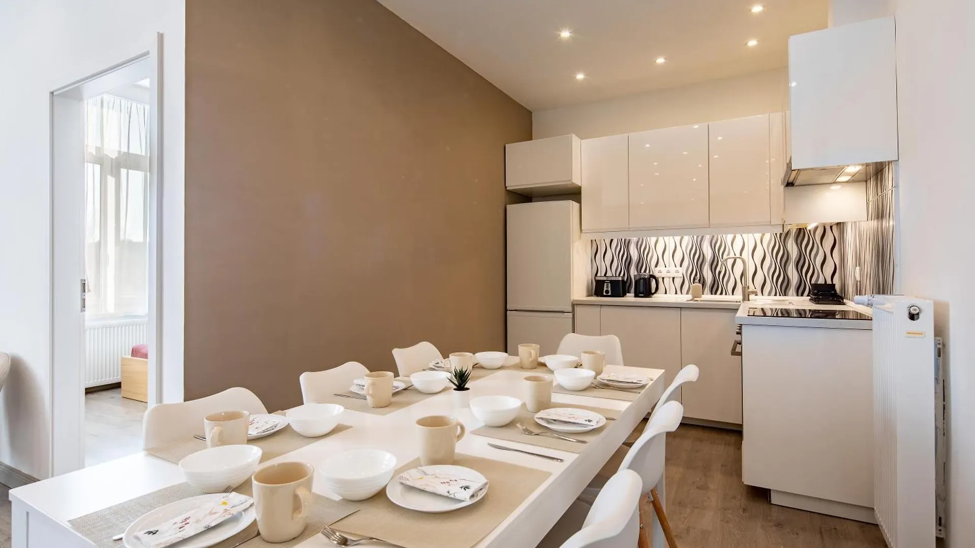 Sunny Central Three Bedroom Apartment Budapest Hungary