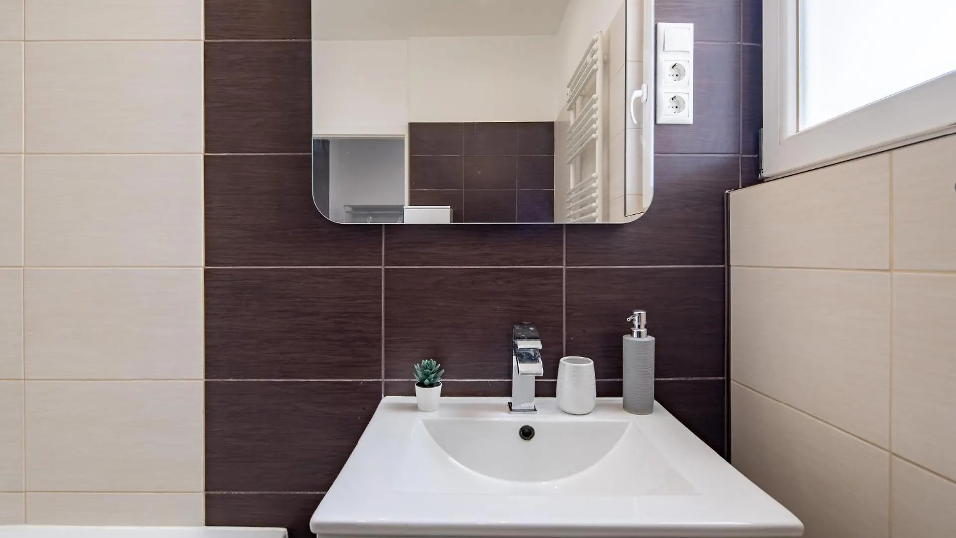 Sunny Central Three Bedroom Apartment Budapest 0*,  Hungary