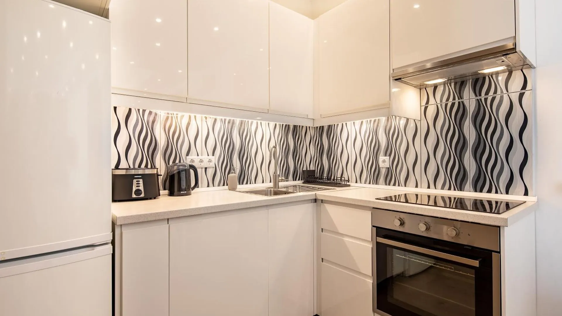 Sunny Central Three Bedroom Apartment Budapest 0*,