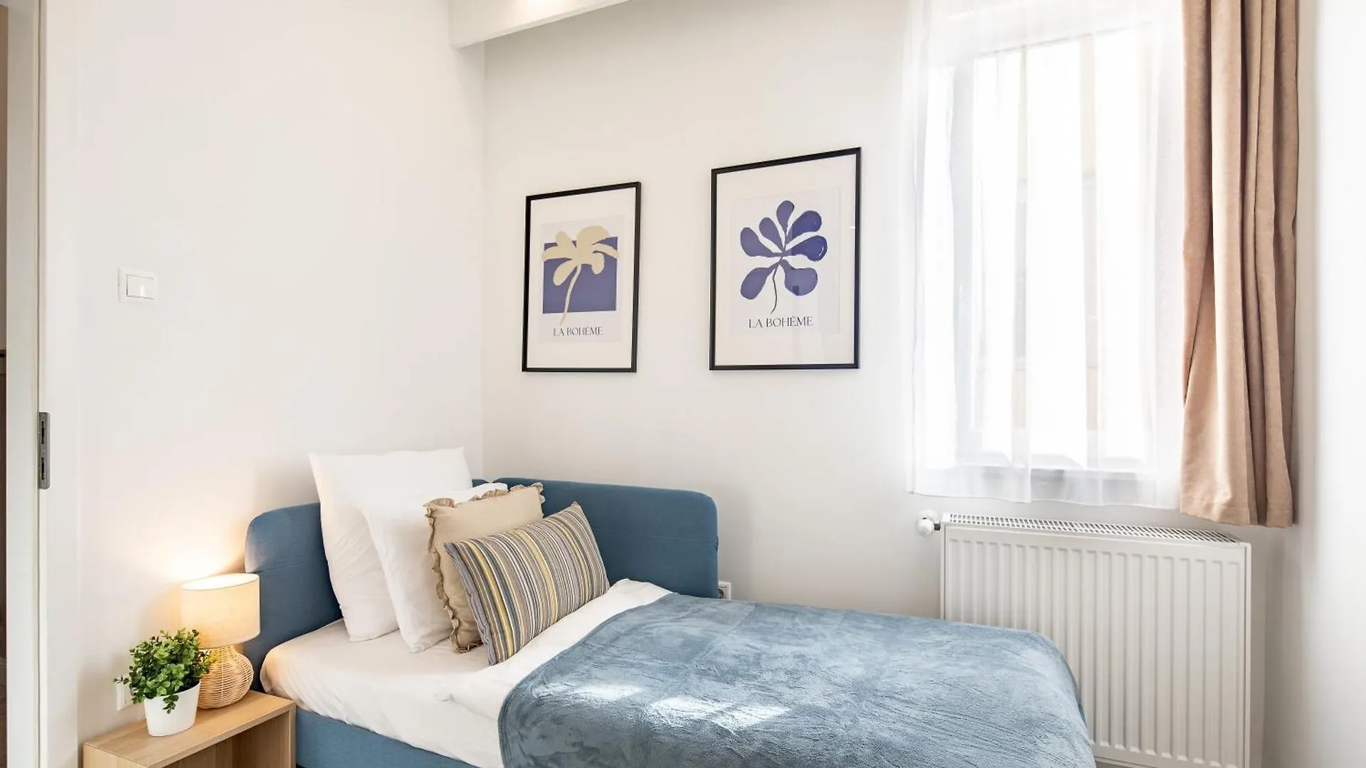 Sunny Central Three Bedroom Apartment Budapest