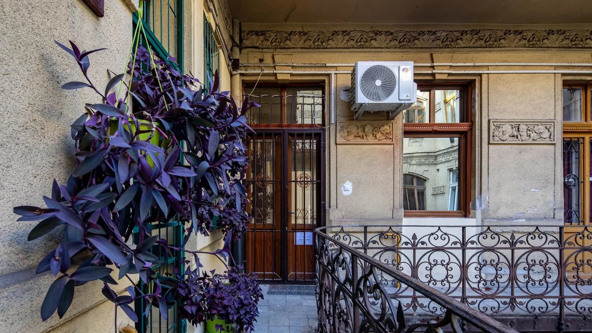 Sunny Central Three Bedroom Apartment Budapešť